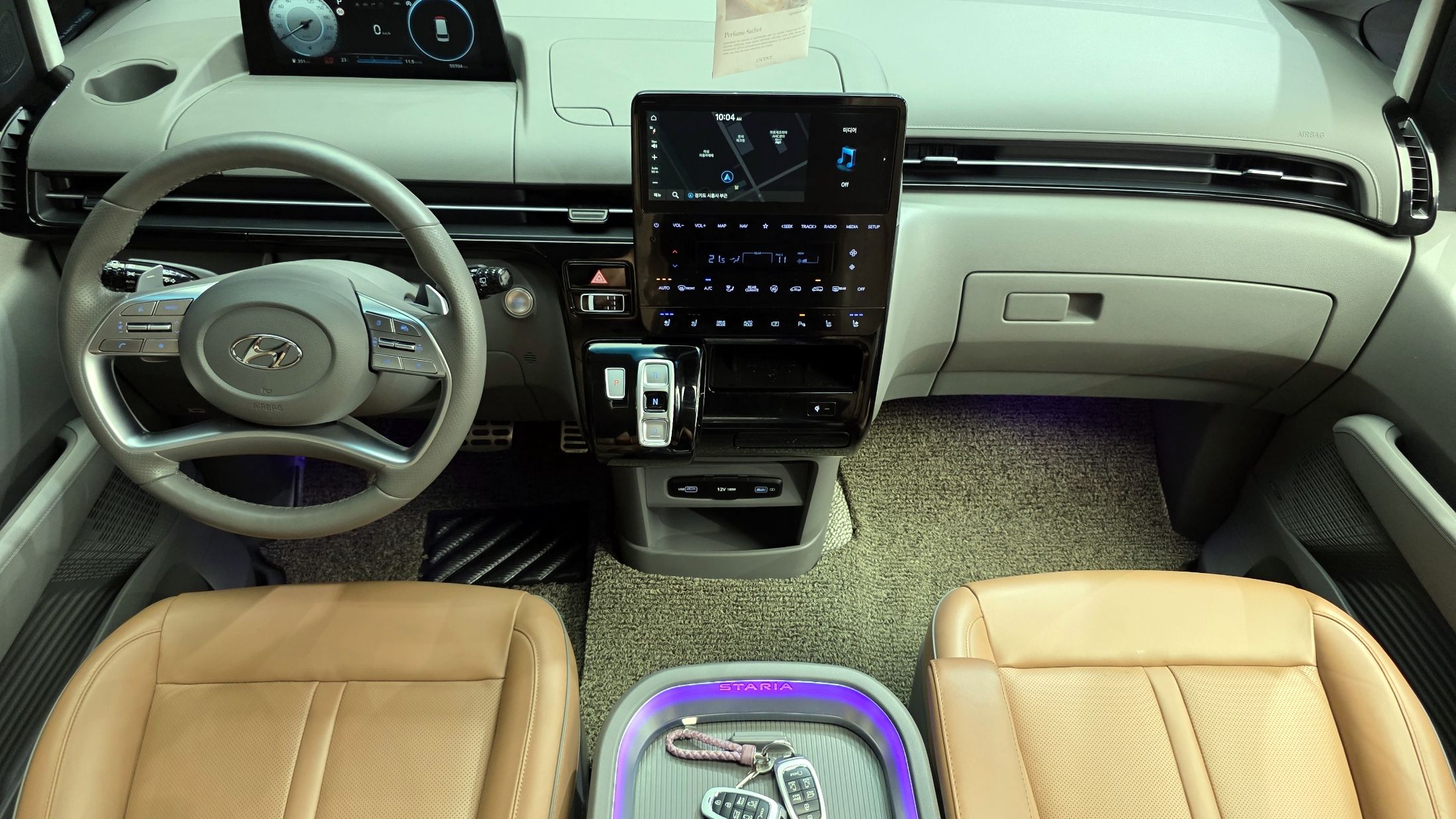 HYUNDAI STARIA 2023
