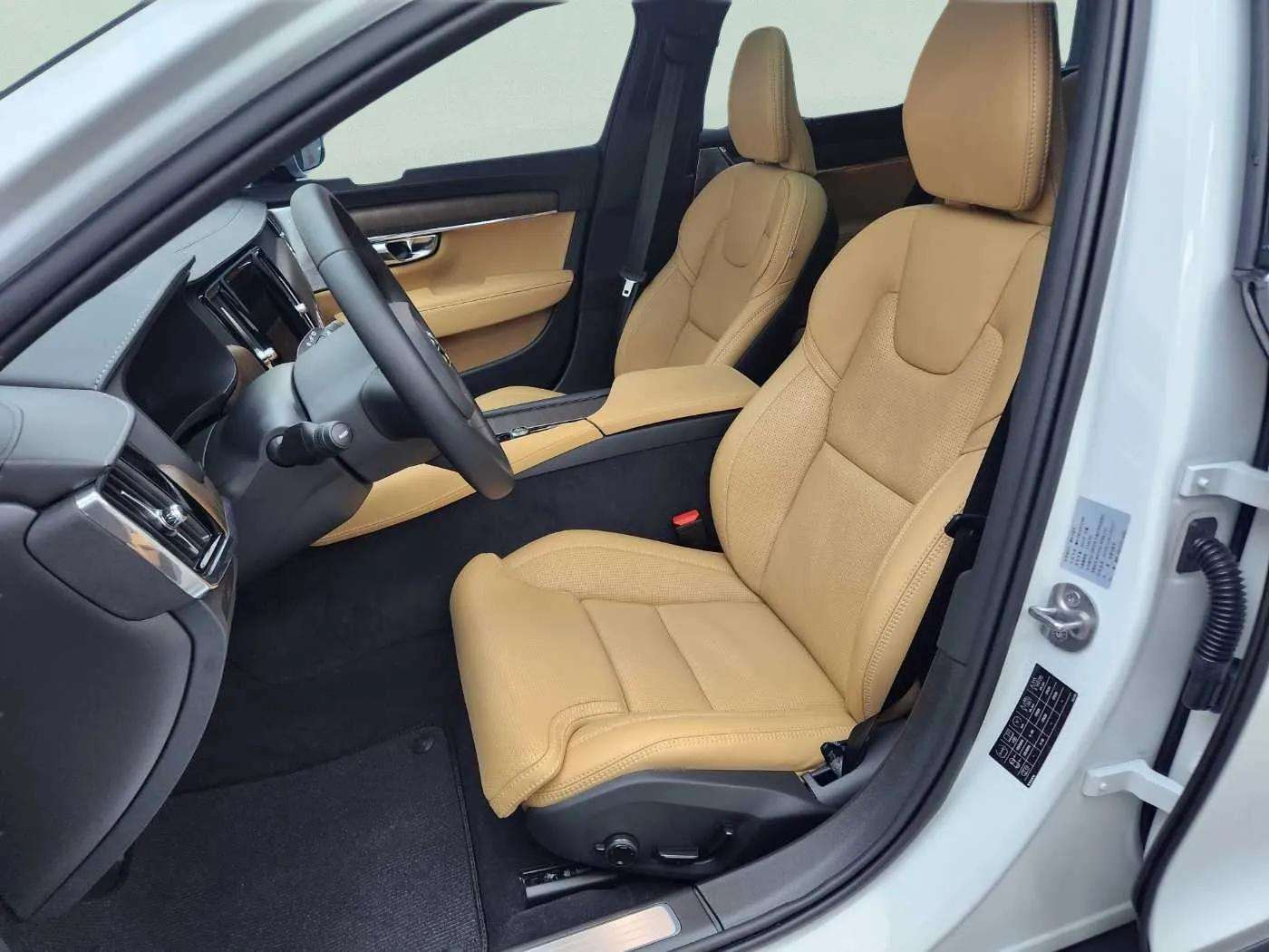 VOLVO V90 CROSS COUNTRY 2024