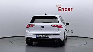 VOLKSWAGEN GOLF 2024