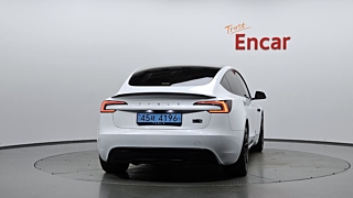 TESLA MODEL 3 2024