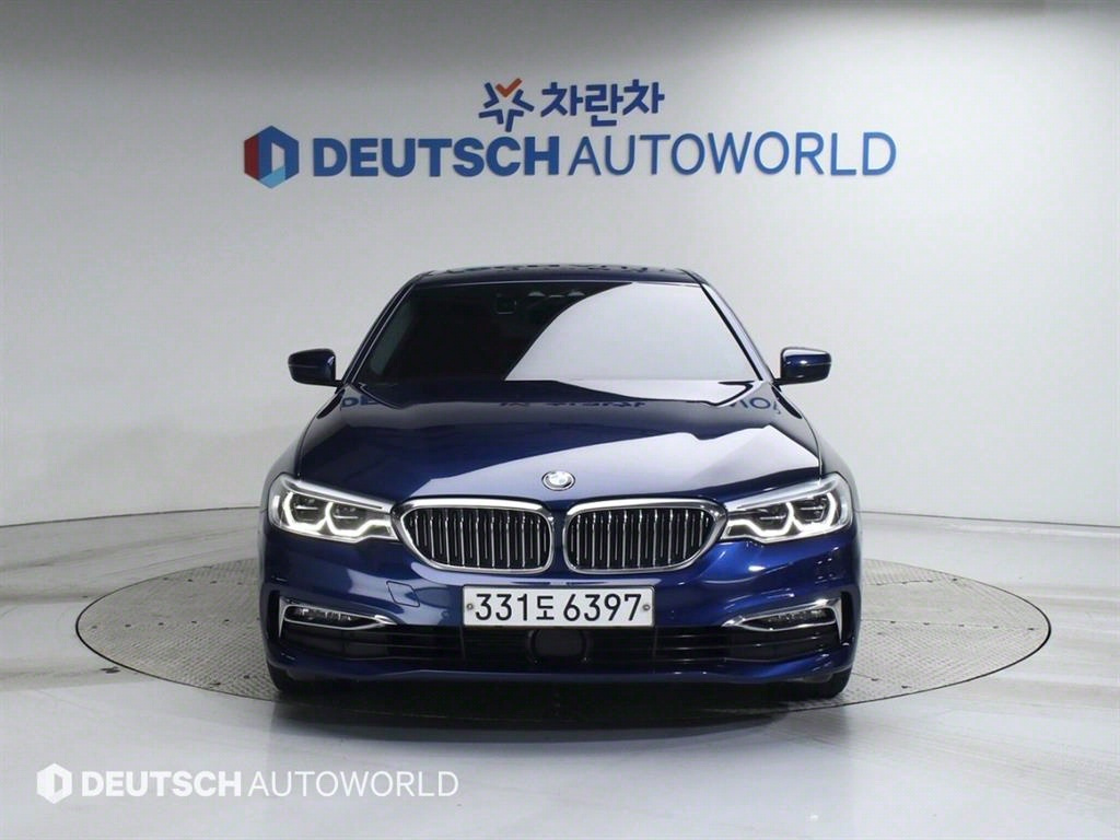 BMW 5-SERIES G30 2019