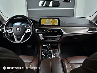BMW 5-SERIES G30 2019