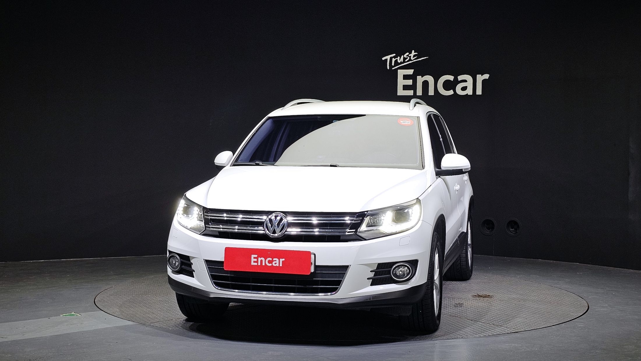 VOLKSWAGEN TIGUAN 2016