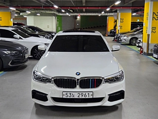 BMW 5-SERIES G30 2019