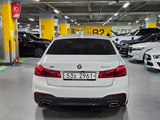 BMW 5-SERIES G30 2019