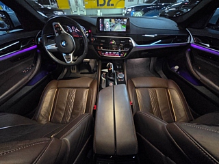 BMW 5-SERIES G30 2019