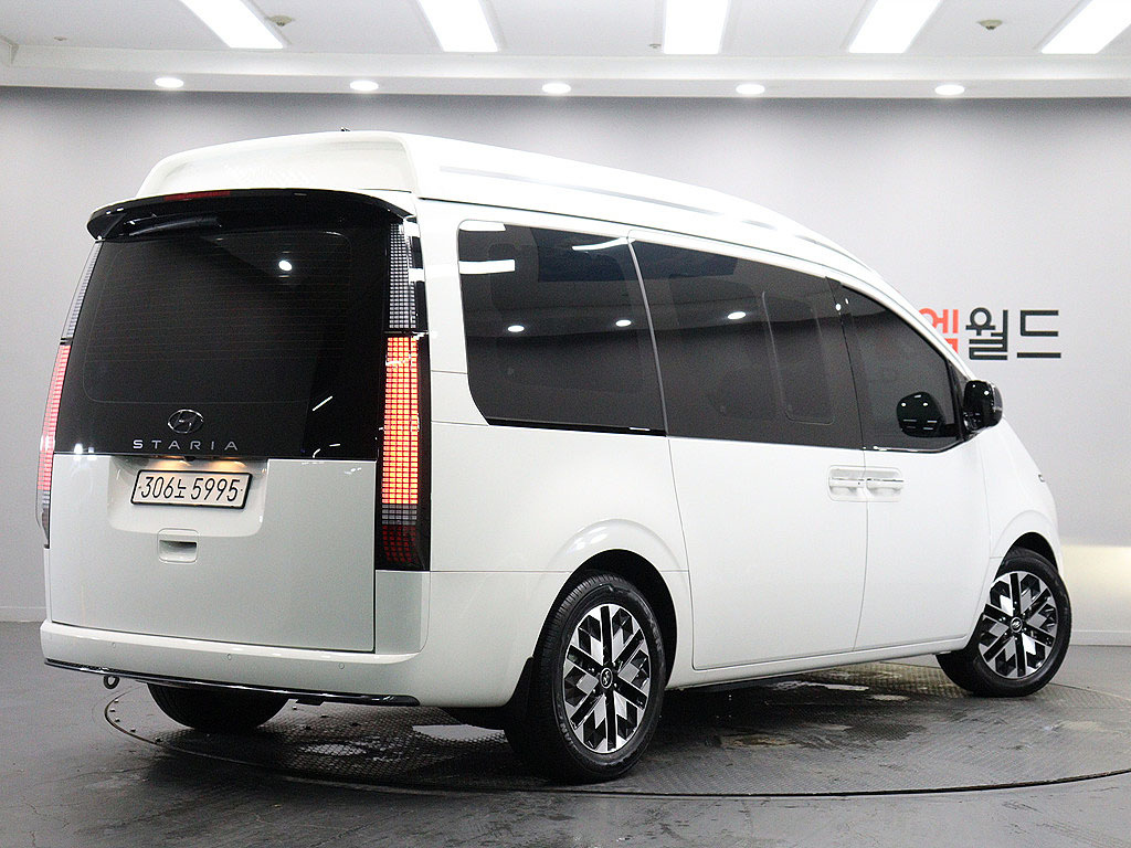 HYUNDAI STARIA 2023