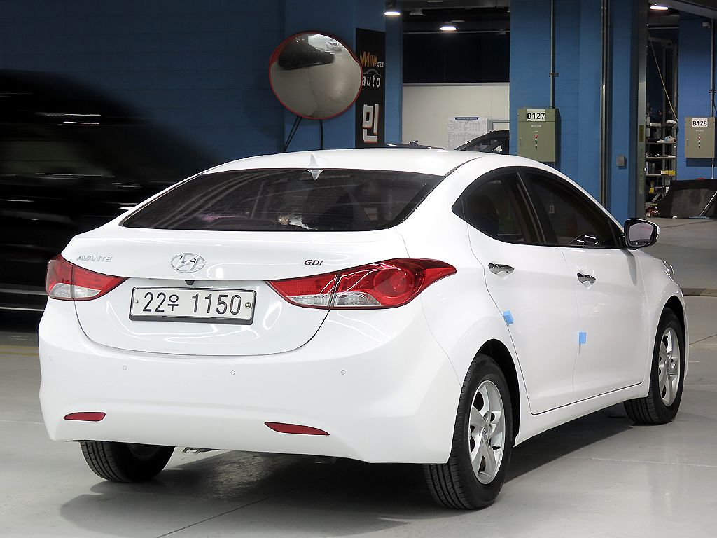 HYUNDAI AVANTE 2013