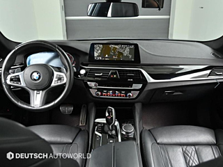 BMW 5-SERIES G30 2019