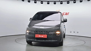 HYUNDAI STARIA 2025