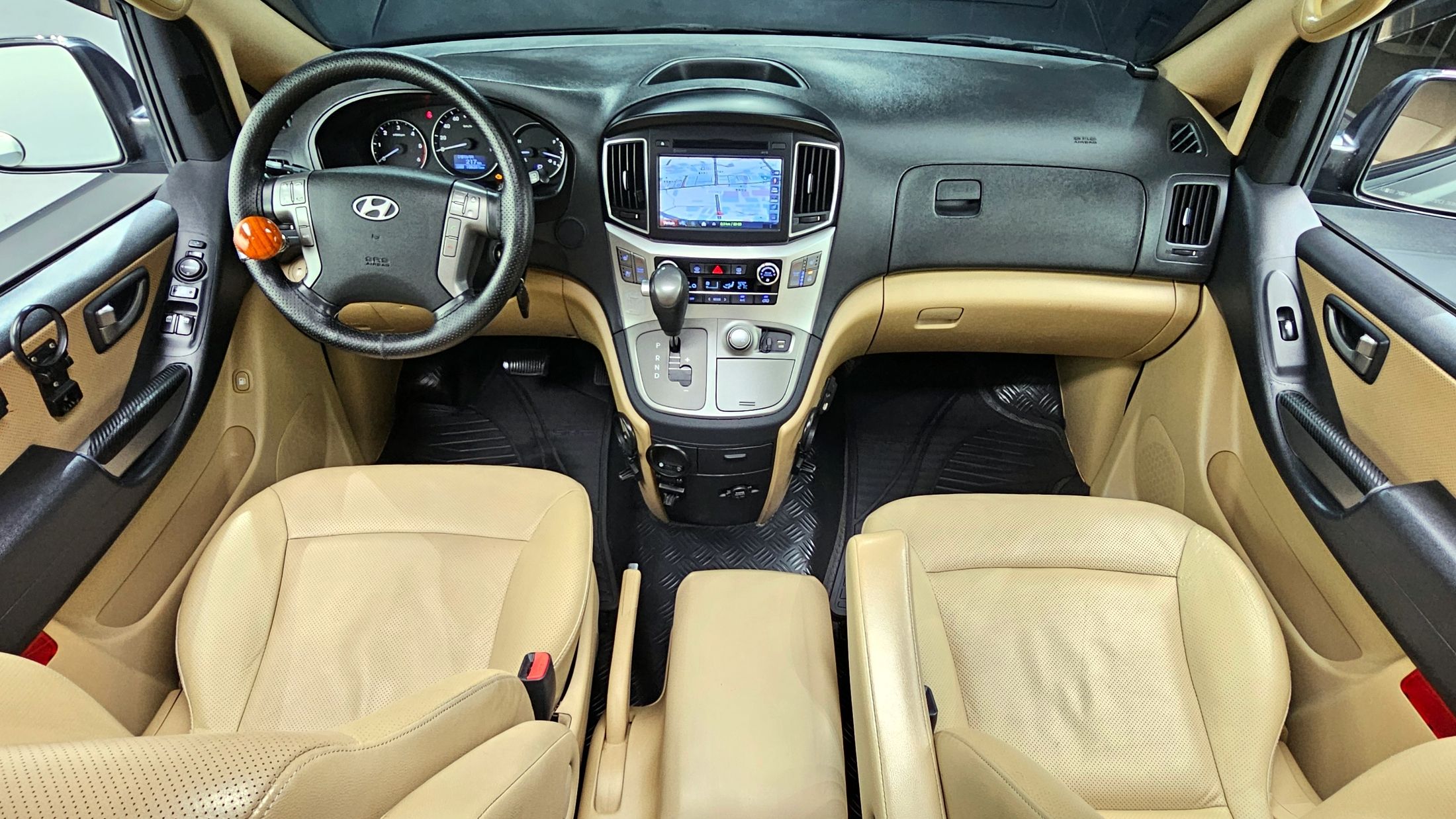 HYUNDAI STAREX GRAND 2016