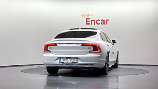 VOLVO S90 2021