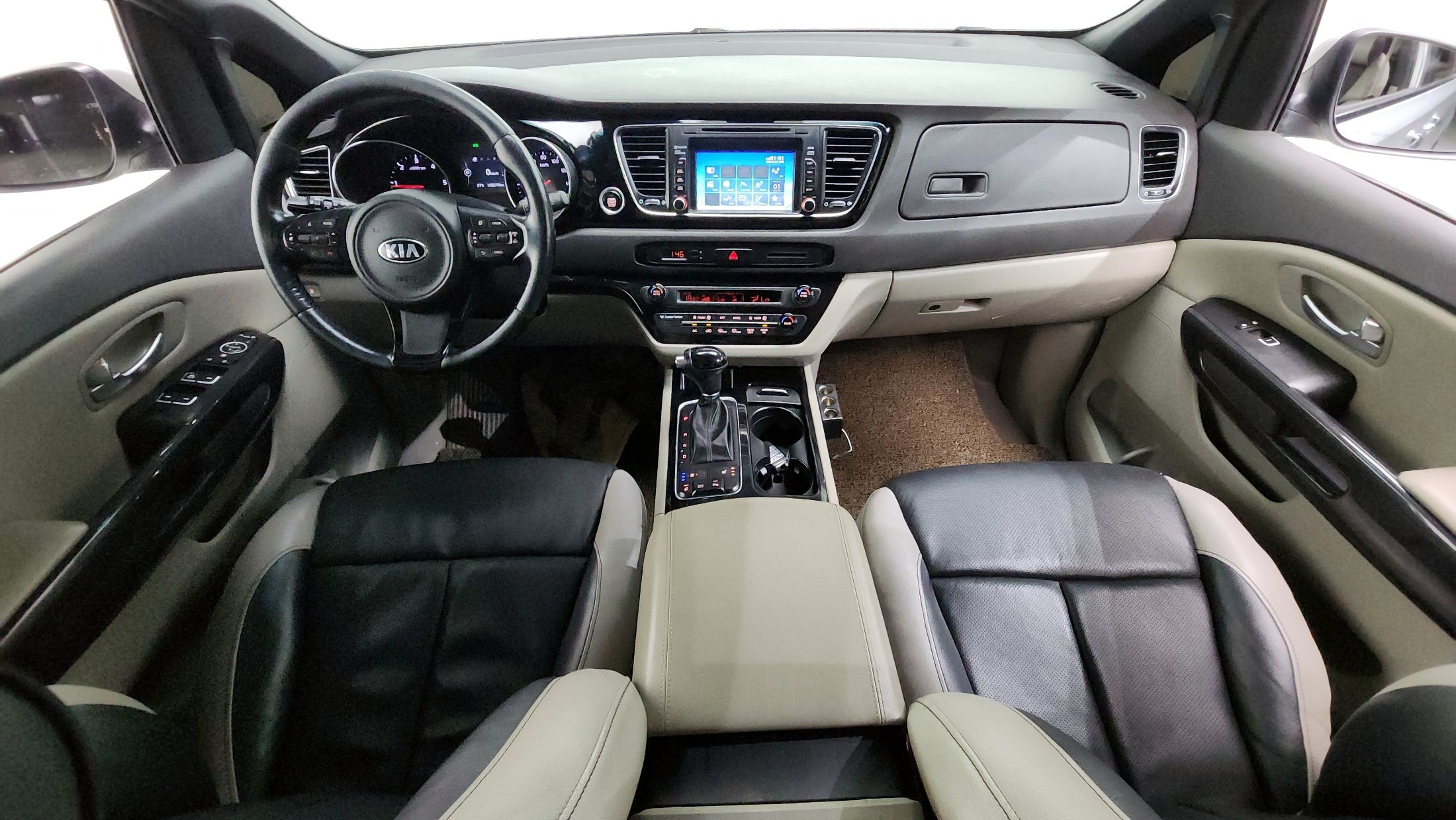 KIA CARNIVAL 2014