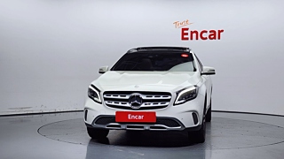 MERCEDES BENZ GLA-CLASS X156 2017
