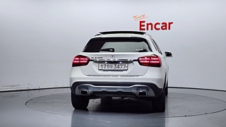 MERCEDES BENZ GLA-CLASS X156 2017