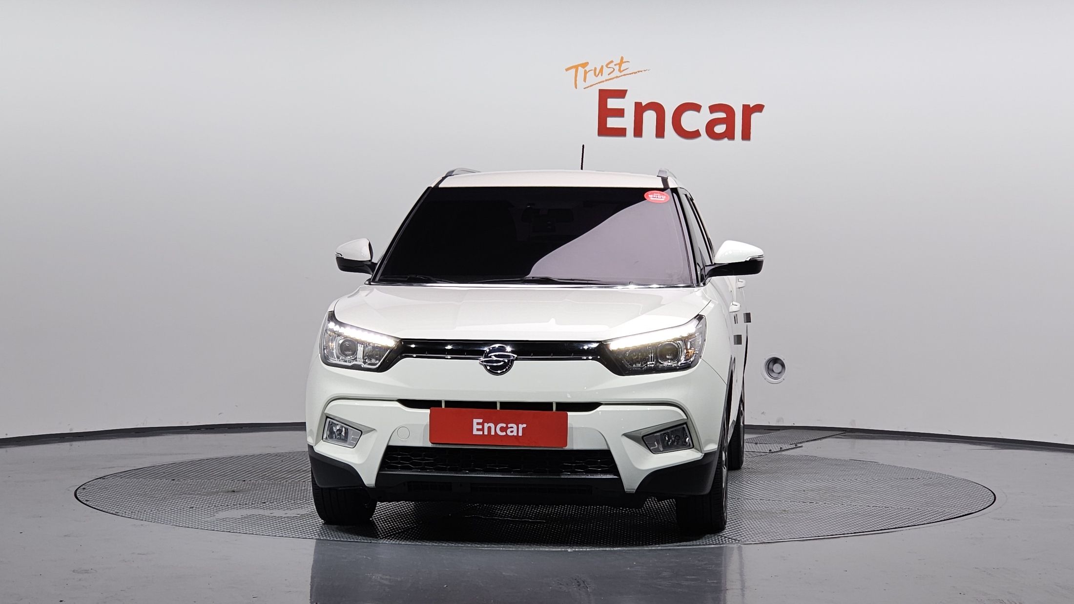 SSANGYONG TIVOLI 2015
