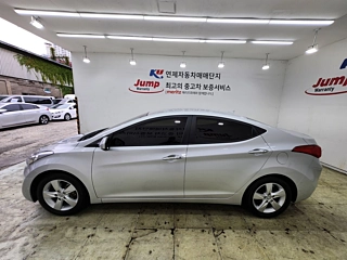 HYUNDAI AVANTE MD 2011