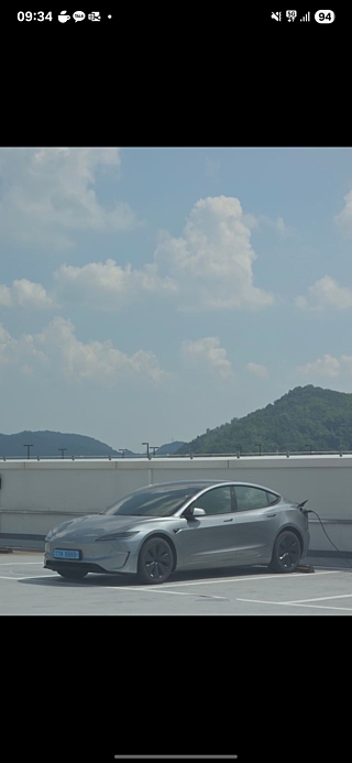 TESLA MODEL 3 2025