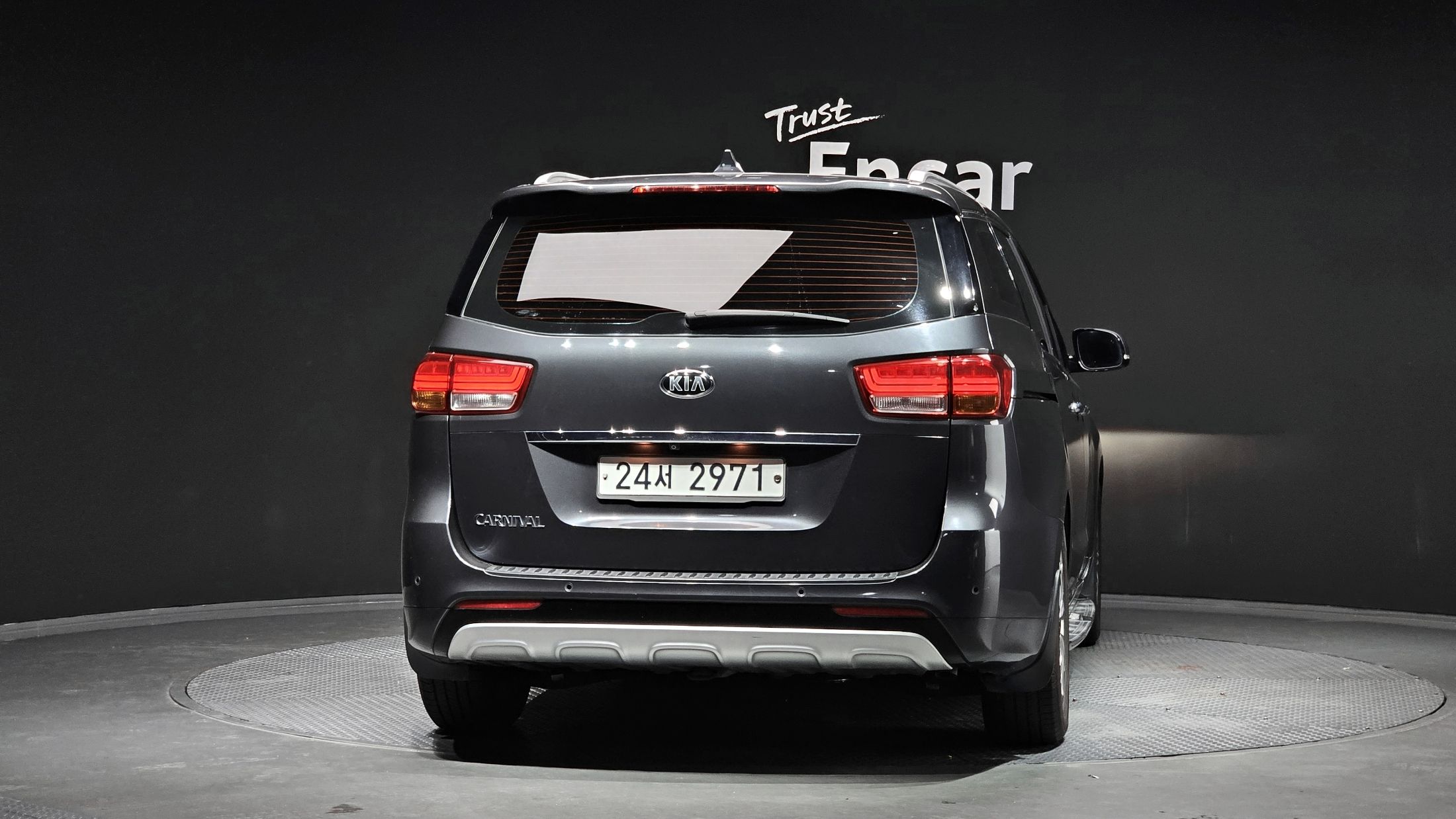 KIA CARNIVAL 2015