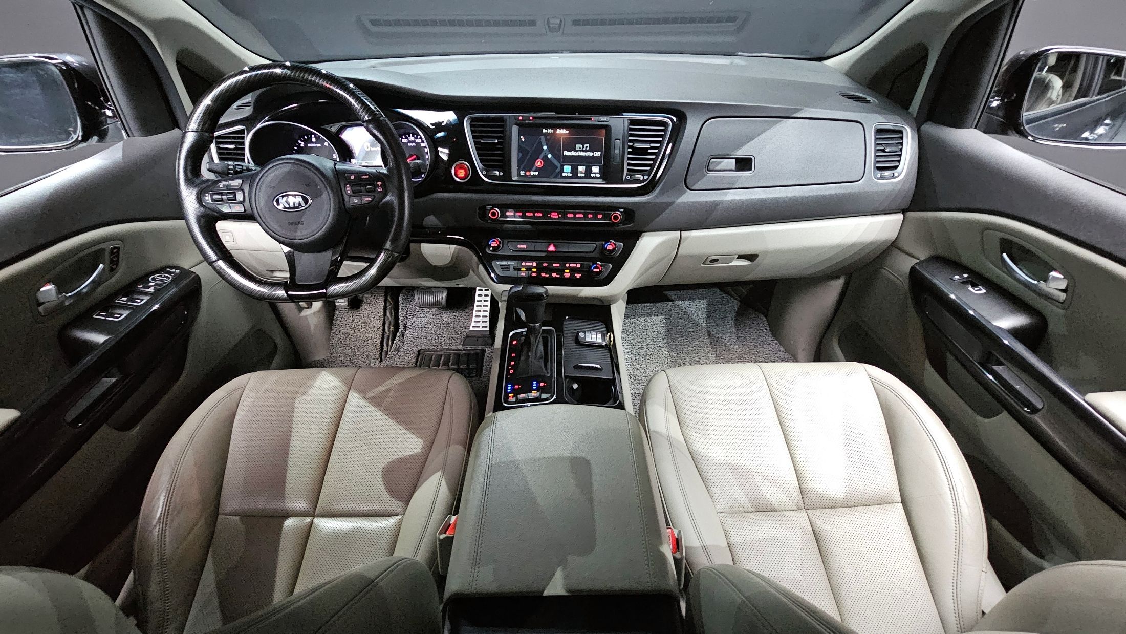 KIA CARNIVAL 2015