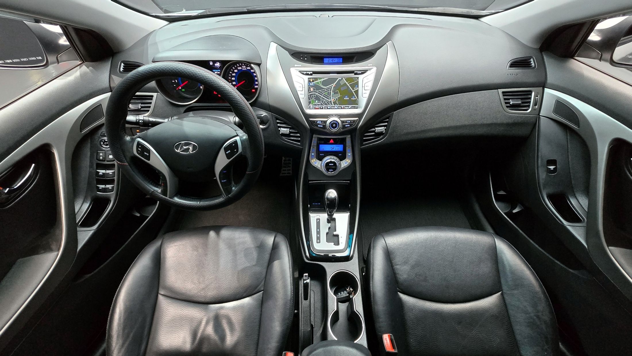 HYUNDAI AVANTE MD 2012