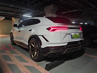 Заказать LAMBORGHINI URUS