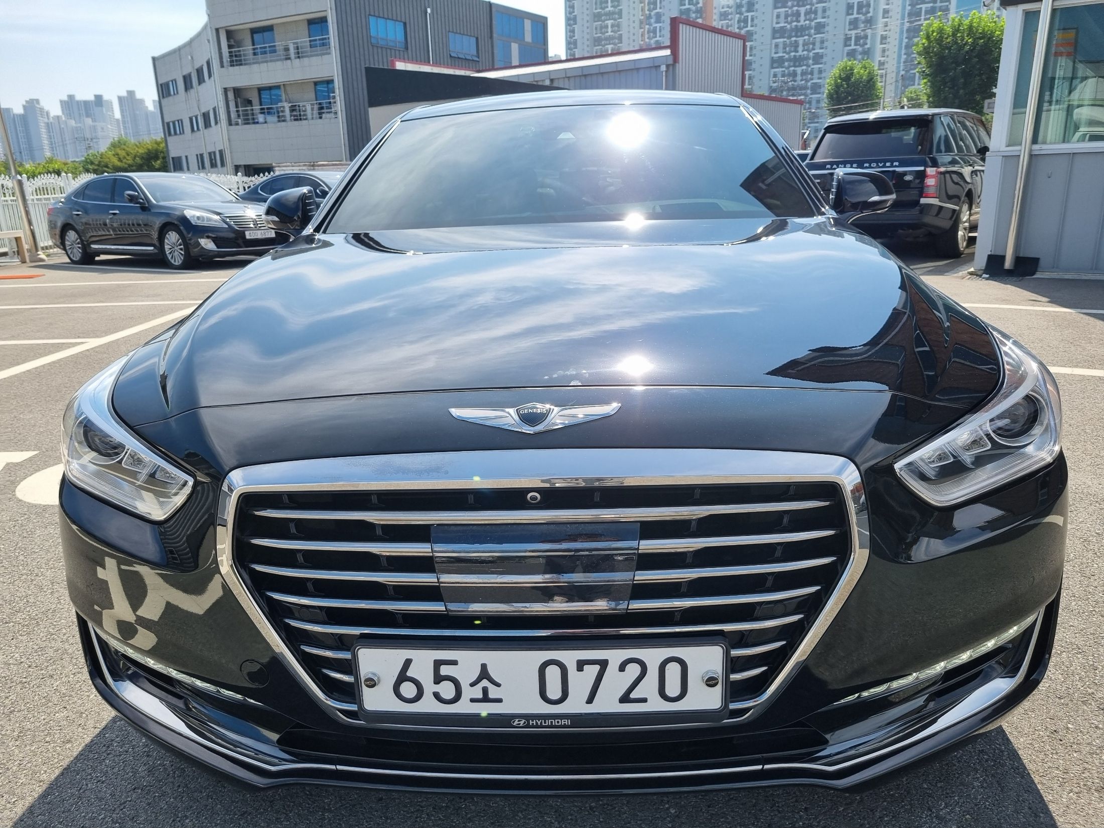 GENESIS EQ900 2016