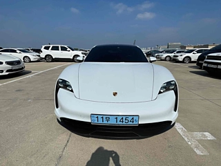 PORSCHE TAYCAN 2022