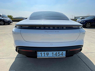 PORSCHE TAYCAN 2022