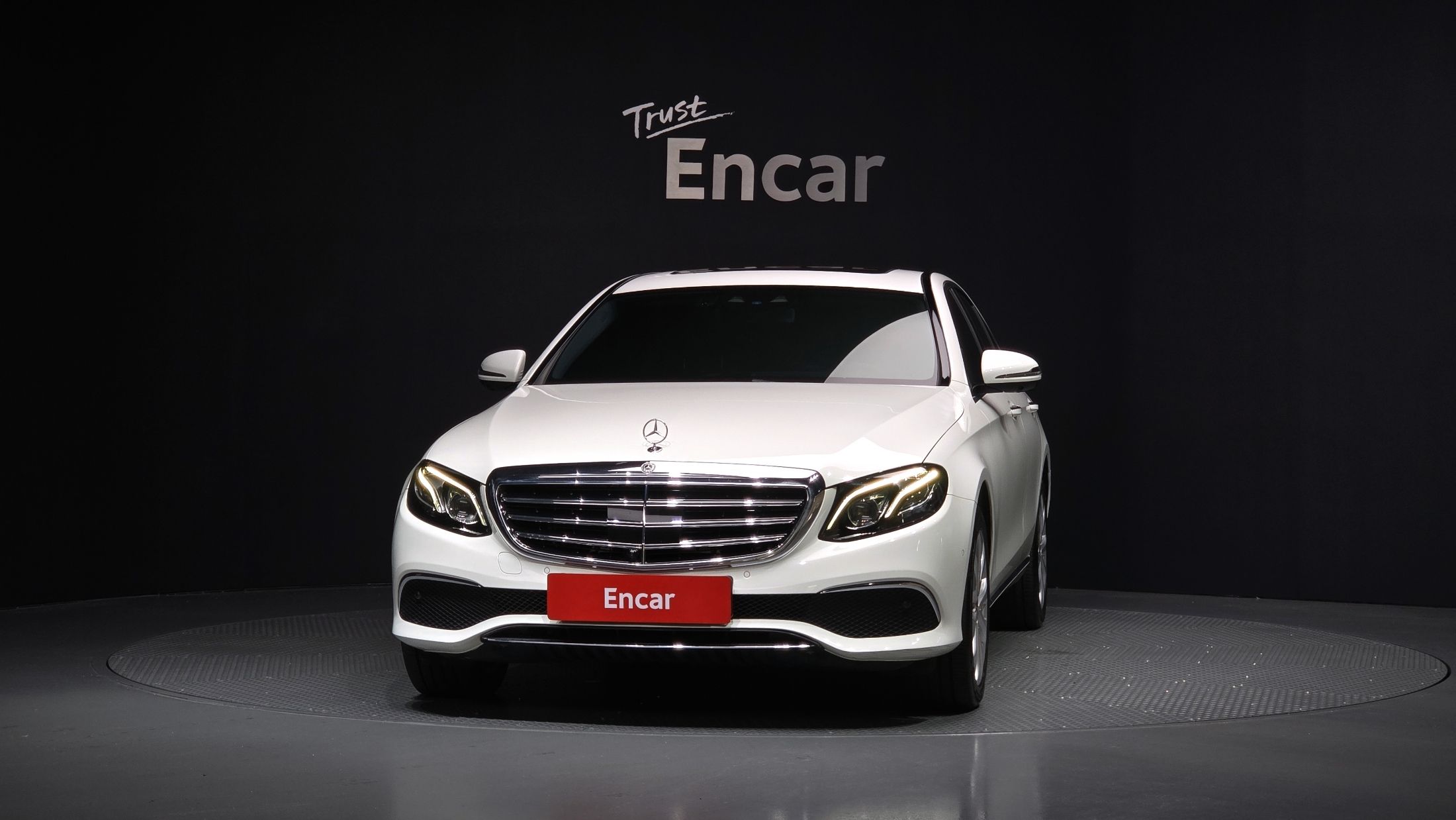 MERCEDES BENZ E-CLASS W213 2019
