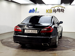 HYUNDAI GENESIS 2011