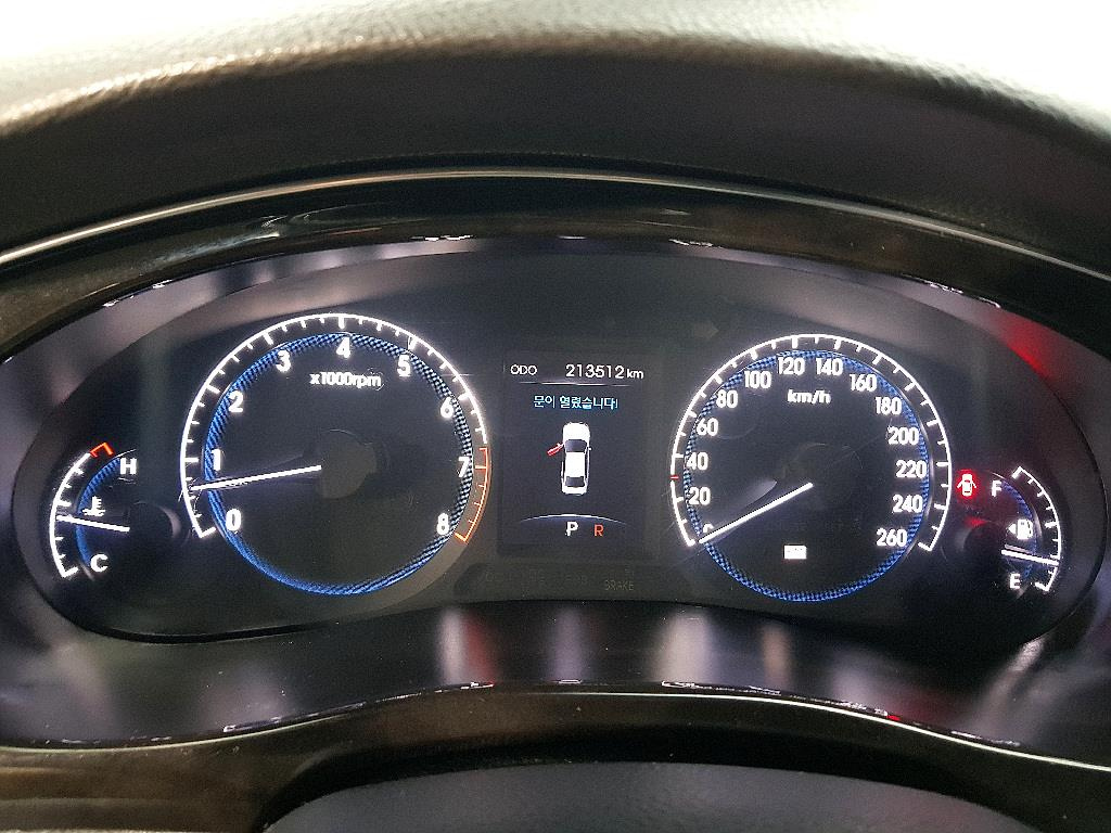 HYUNDAI GENESIS 2011