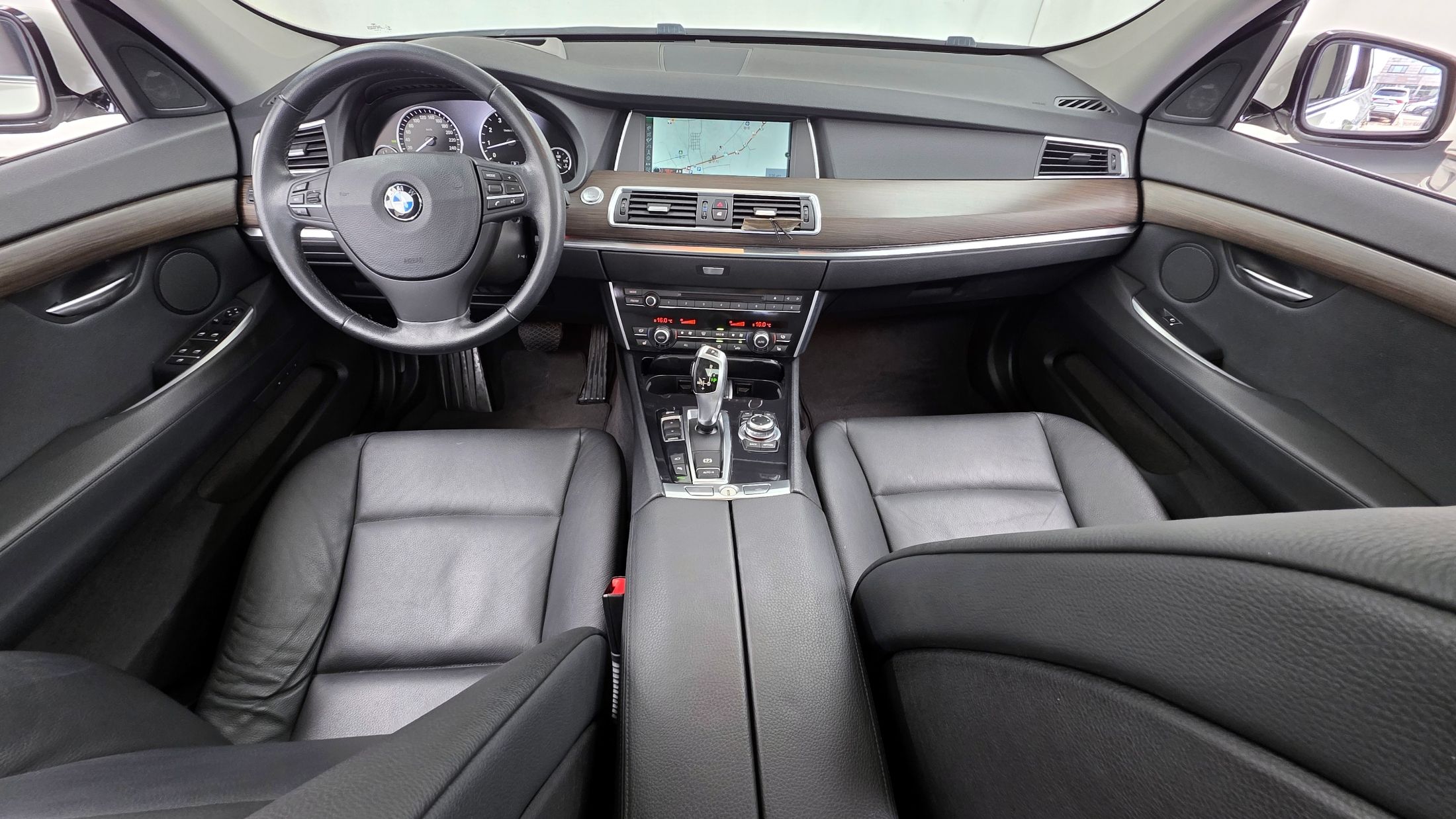 BMW 5-SERIES GT F07 2011