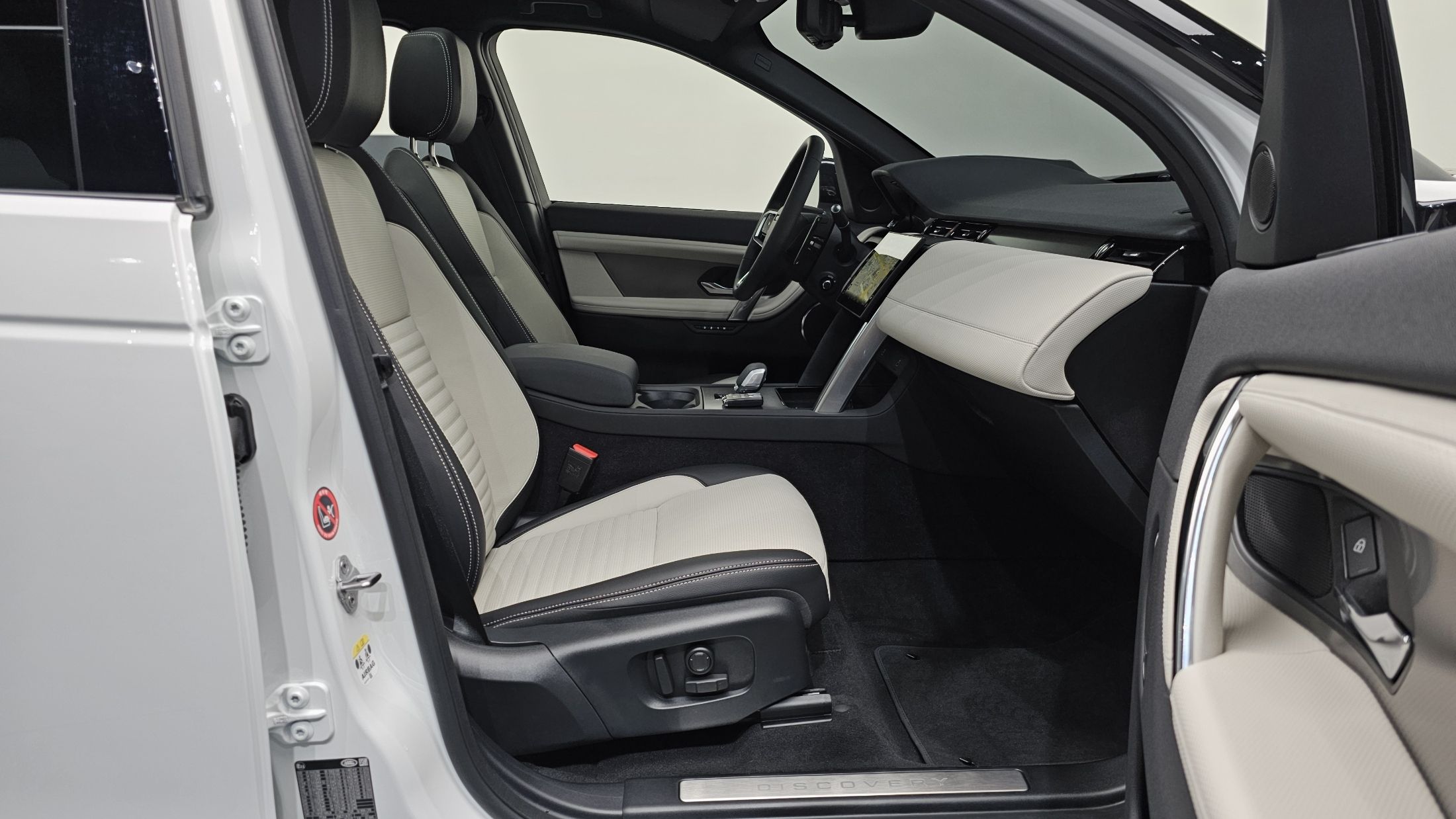 LAND ROVER DISCOVERY SPORT 2025