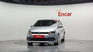 VOLKSWAGEN POLO 2014