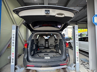 KIA CARNIVAL 2017