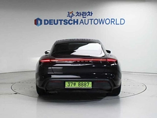 PORSCHE TAYCAN 2021