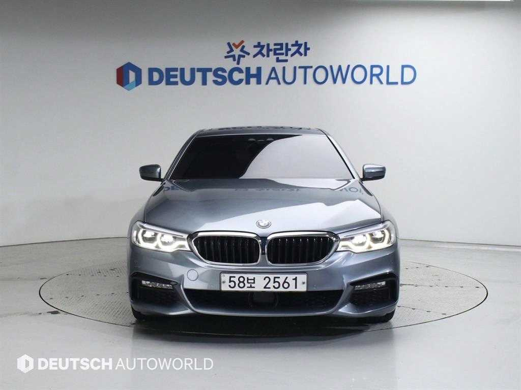 BMW 5-SERIES G30 2018