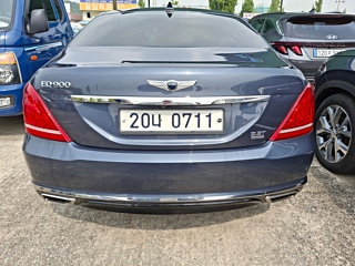GENESIS EQ900 2016