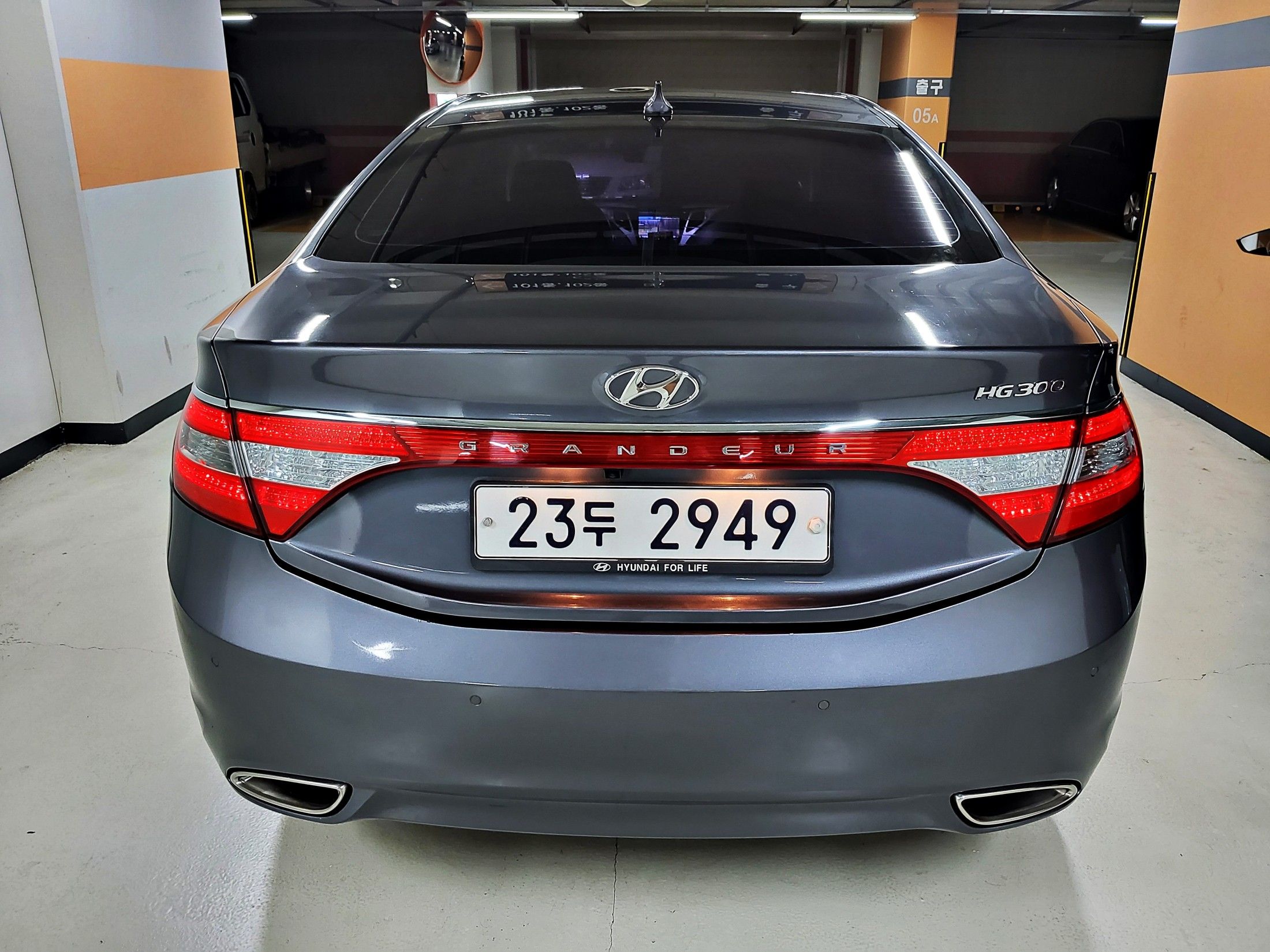 HYUNDAI GRANDEUR HG 2011
