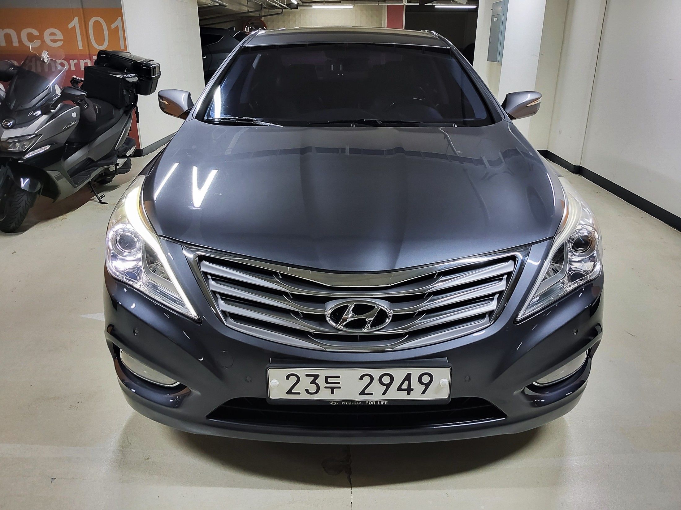 HYUNDAI GRANDEUR HG 2011