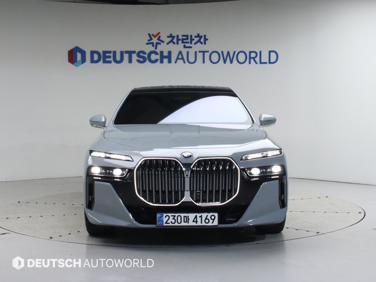 BMW 7-SERIES G70 2024