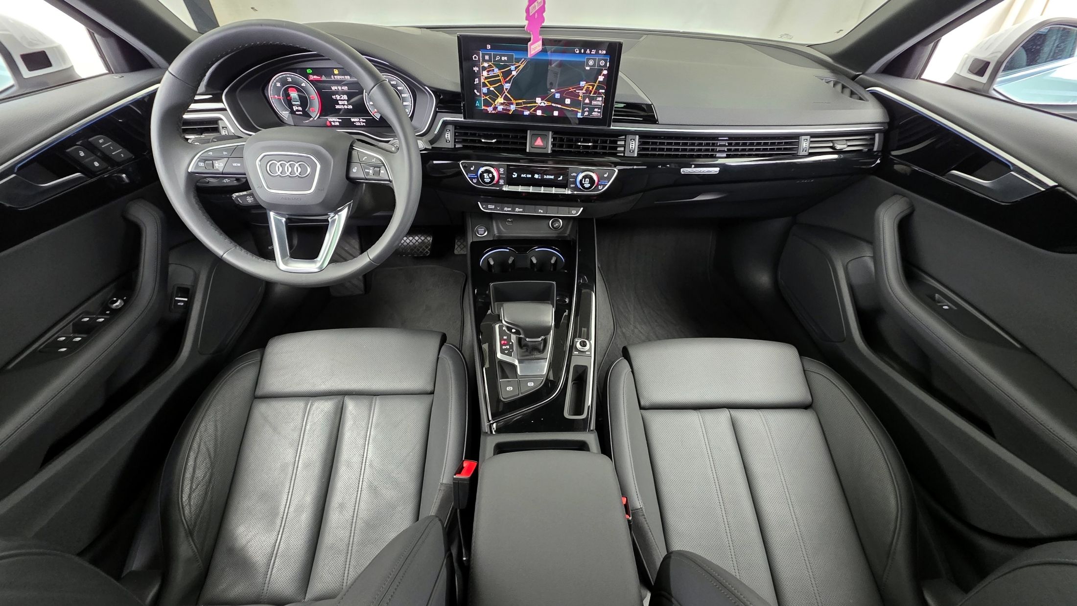 AUDI A4 B9 2021