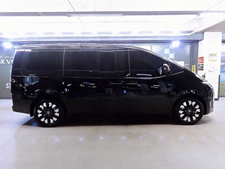 HYUNDAI STARIA 2025