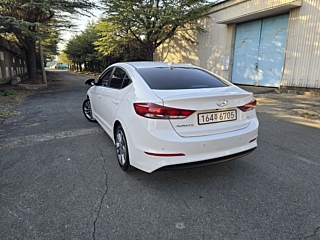 HYUNDAI AVANTE AD 2017