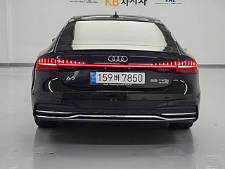 AUDI A7 4K 2020