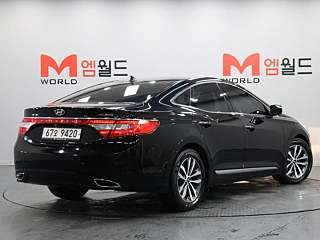 HYUNDAI GRANDEUR HG 2011
