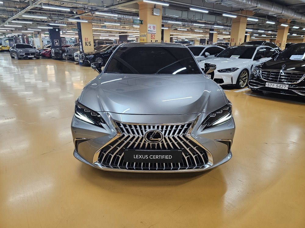 LEXUS ES300H 2025