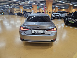 LEXUS ES300H 2025