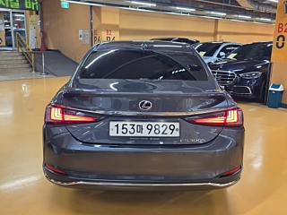 LEXUS ES300H 2023